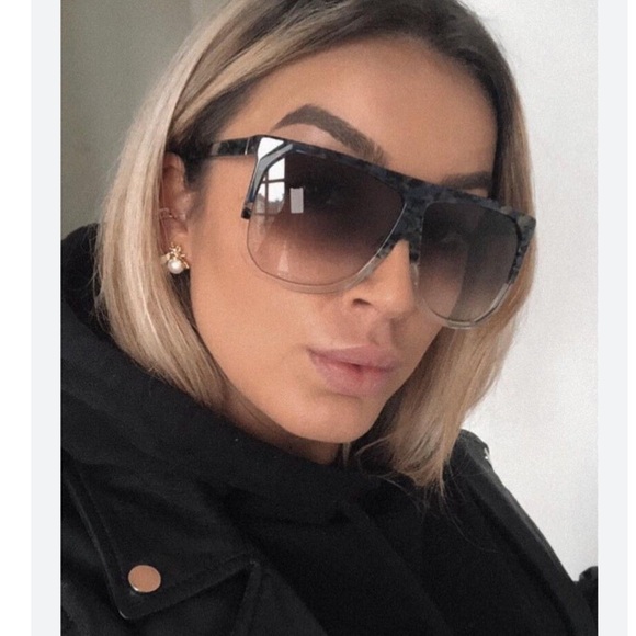 Loewe Sunglasses, New 240 - Picture 4 of 4